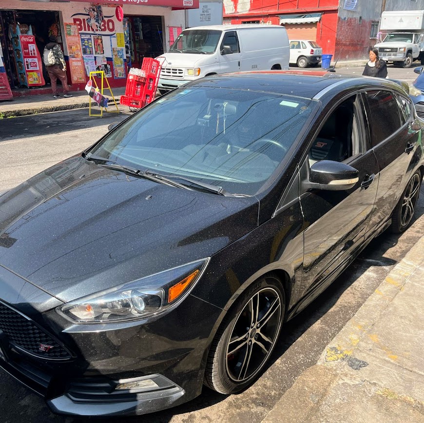 Camioneta Ford con quemacocos panorámico Ford vista lateral