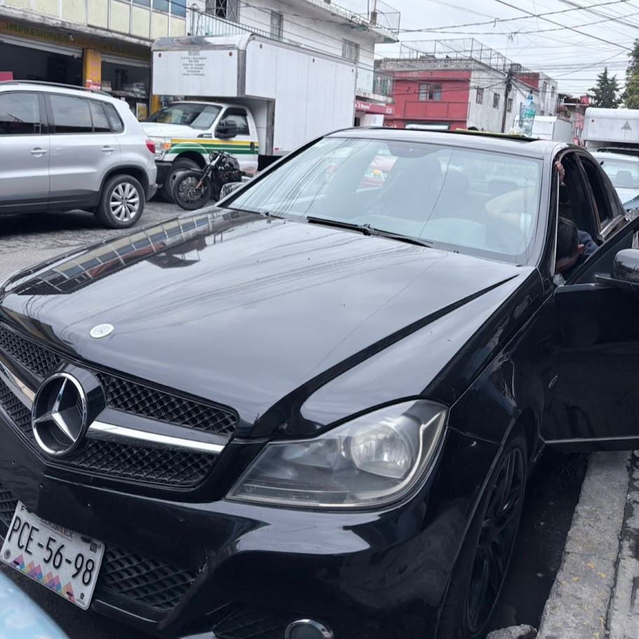 Quemacocos Scorpion - diagnóstico y mantenimiento - CDMX: Mercedes-Benz en servicio de revisión y mantenimiento de quemacocos.